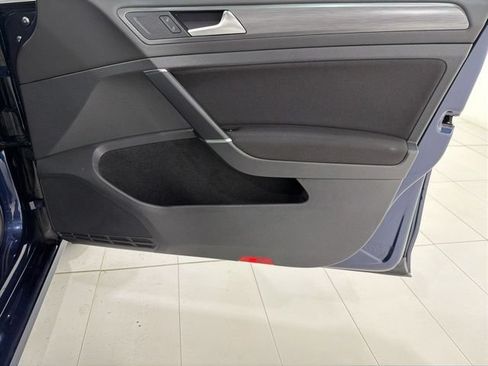 Used 2018 Volkswagen Golf S FWD image 18