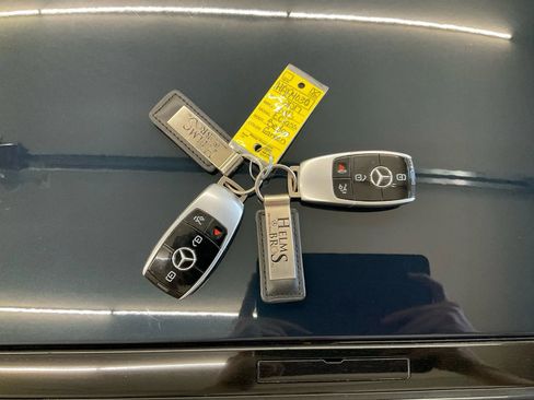 Used 2017 Mercedes-Benz E 300 4MATIC image 17