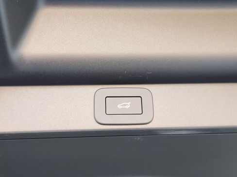 New 2026 Land Rover Range Rover SE image 28