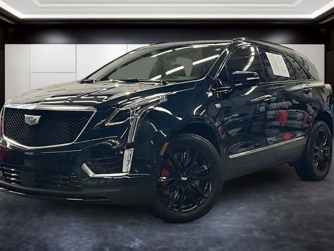 Certified 2025 Cadillac XT5 Sportv w/ Technology Package AWD/4WD image 3