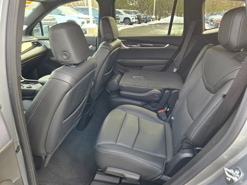 Certified 2025 Cadillac XT6 Premium Luxury image 18