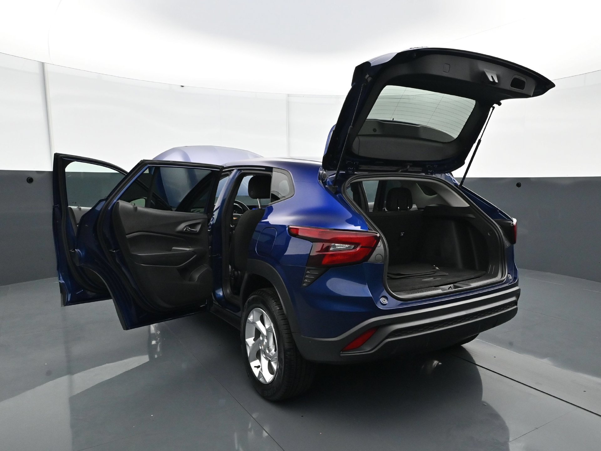 Used 2024 Chevrolet Trax LS w/ LS Convenience Package FWD image 30