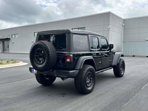 Used 2021 Jeep Wrangler Unlimited Rubicon w/ Xtreme Recon 35" Tire Package AWD/4WD image 26