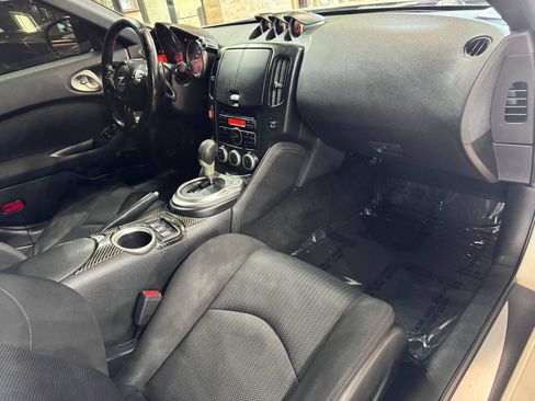 Used 2012 Nissan 370Z Coupe RWD image 9
