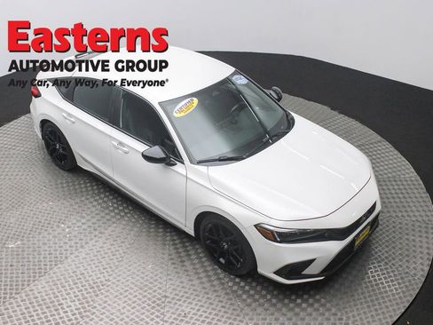 Used 2023 Honda Civic Sport image 3