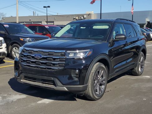 New 2026 Ford Explorer Active image 2
