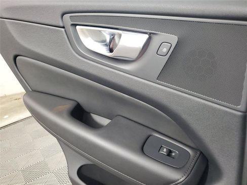 Certified 2023 Volvo XC60 B5 Plus w/ Protection Package Premier FWD image 18