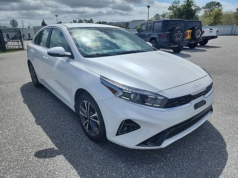 Used 2024 Kia Forte LXS image 3