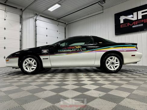 Used 1993 Chevrolet Camaro Z28 image 11