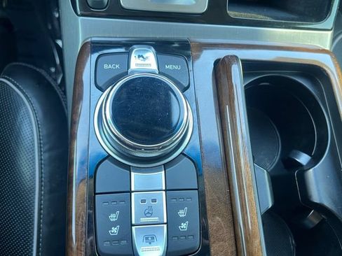 Used 2018 Genesis G90 5.0 Ultimate RWD image 10