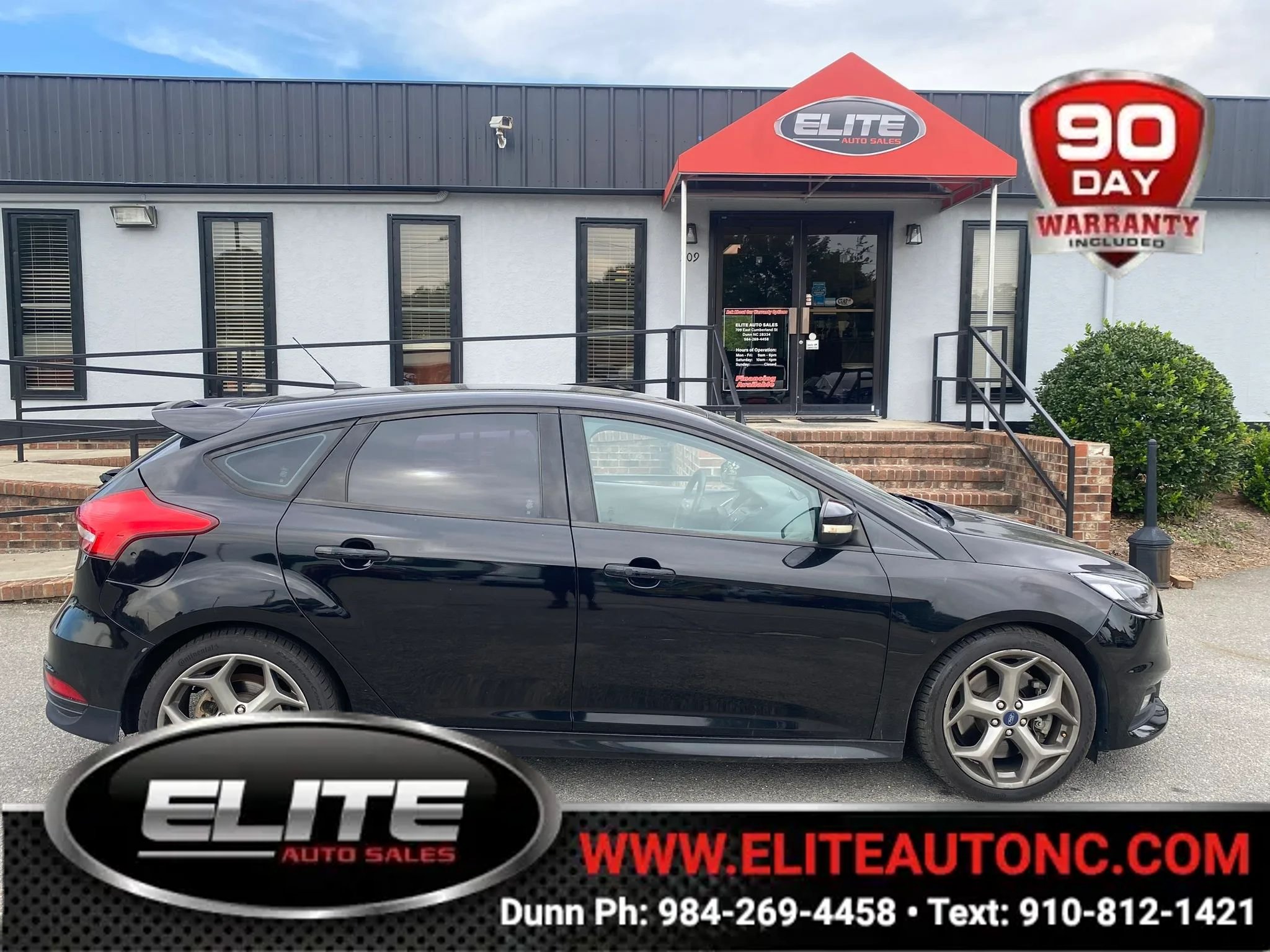 Used 2017 Ford Focus ST FWD image 1