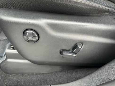 Used 2020 Jeep Grand Cherokee Altitude image 24