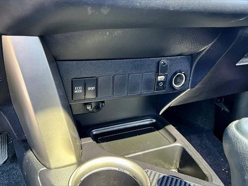 Used 2014 Toyota RAV4 XLE image 31