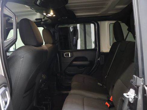 Used 2021 Jeep Wrangler Unlimited Sahara AWD/4WD image 15