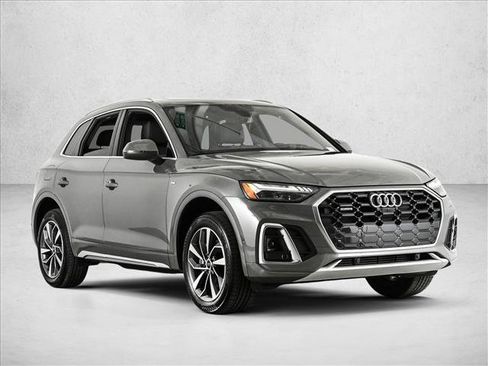 Used 2023 Audi Q5 2.0T Prestige w/ Prestige Package image 3