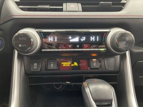 Used 2021 Toyota RAV4 SE w/ Weather & Moonroof Package image 6