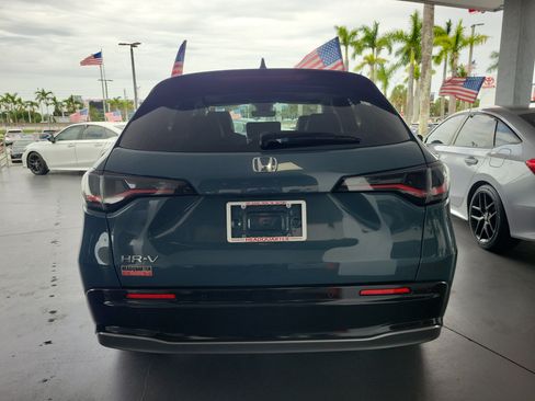 Used 2024 Honda HR-V EX-L image 10