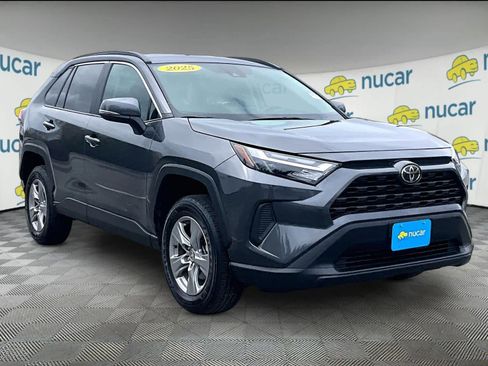 Used 2025 Toyota RAV4 XLE AWD/4WD image 1