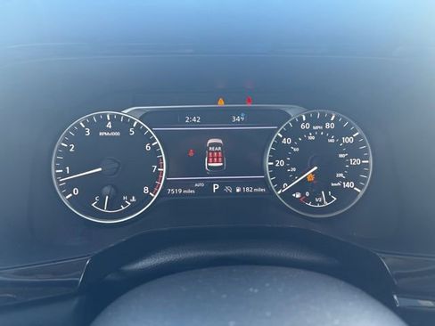 Certified 2025 Nissan Pathfinder SL w/ Black Appearance Package image 16