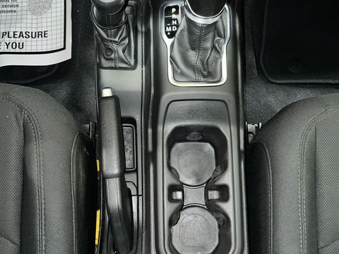 Used 2018 Jeep Wrangler Unlimited Sport S image 26