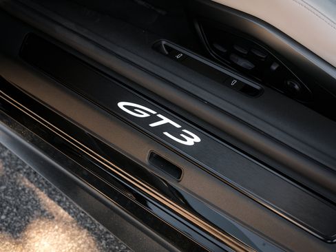 Used 2026 Porsche 911 GT3 RWD image 19