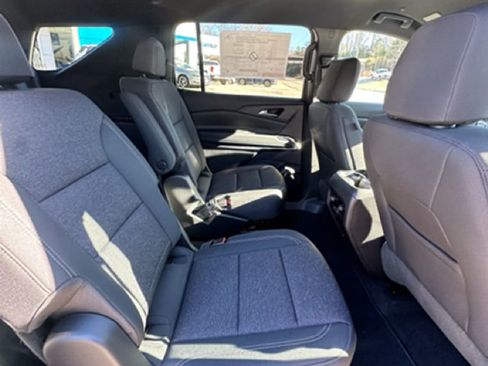 New 2026 Chevrolet Traverse LT image 14