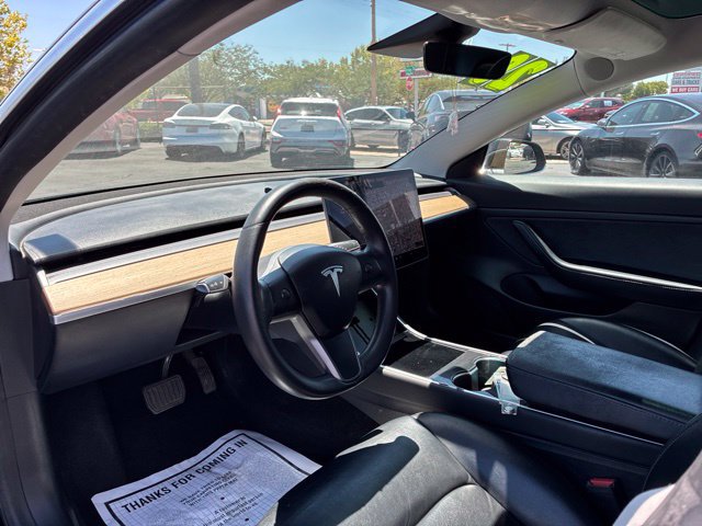 Used 2020 Tesla Model 3 Standard Range Plus RWD image 13