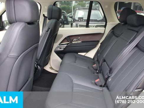 Used 2023 Land Rover Range Rover SE AWD/4WD image 17