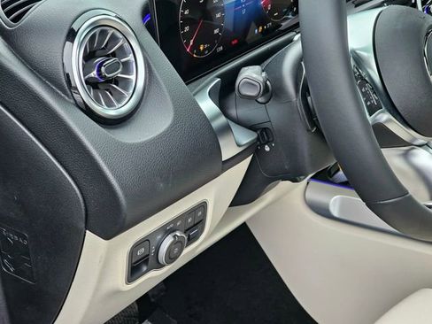 New 2026 Mercedes-Benz GLB 250 4MATIC image 15