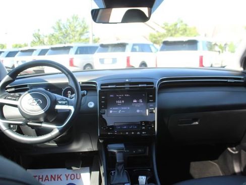 Used 2022 Hyundai Tucson SEL w/ Convenience + Premium Package FWD image 16