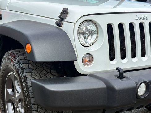 Used 2017 Jeep Wrangler Unlimited Sport w/ Connectivity Group AWD/4WD image 3