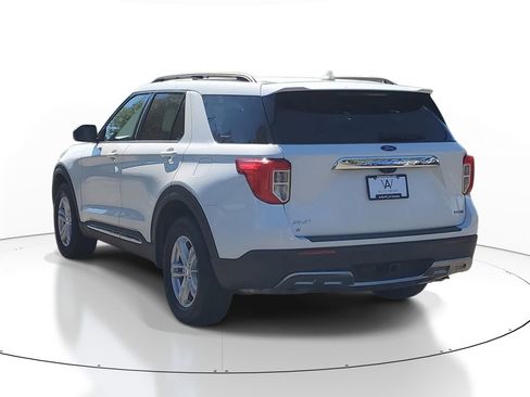 Used 2020 Ford Explorer XLT w/ Equipment Group 202A image 3