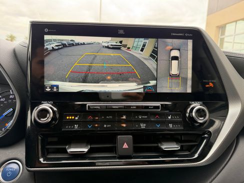 Used 2020 Toyota Highlander Platinum image 28