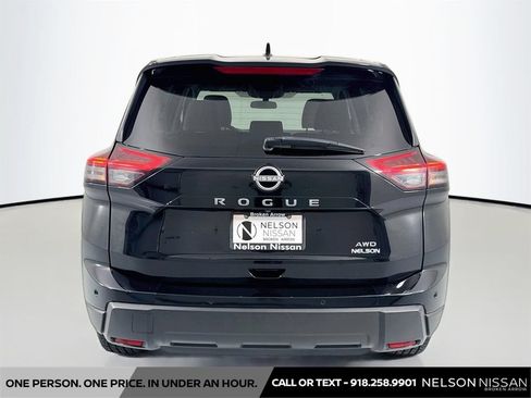 Certified 2025 Nissan Rogue SV AWD/4WD image 6
