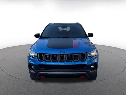 Used 2025 Jeep Compass Trailhawk AWD/4WD image 4