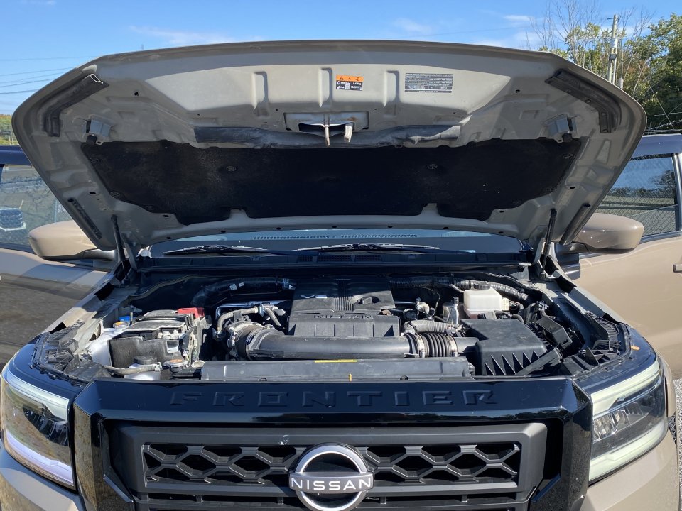 Used 2023 Nissan Frontier PRO-4X w/ Tow Package AWD/4WD image 19