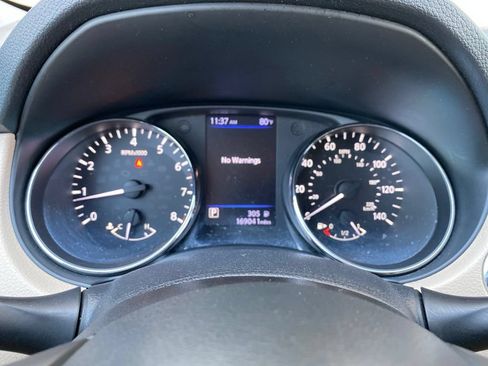 Used 2018 Nissan Rogue SV w/ Premium Package FWD image 29