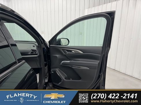 New 2026 Chevrolet Traverse LT w/ Enhanced Driving Package image 14
