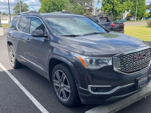 Used 2017 GMC Acadia Denali w/ Technology Package AWD/4WD image 3