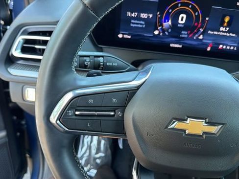Used 2025 Chevrolet Traverse LT FWD image 23