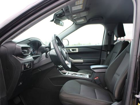 Used 2023 Ford Explorer XLT AWD/4WD image 17