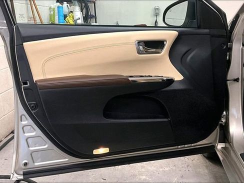 Used 2017 Toyota Avalon XLE w/ All Weather Liner Package FWD image 20