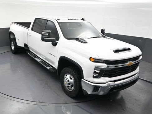 Used 2024 Chevrolet Silverado 3500 LT w/ Convenience Package AWD/4WD image 21