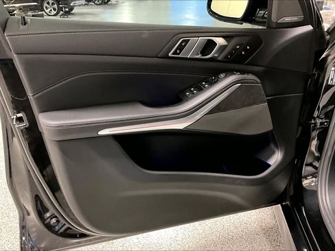 Used 2021 BMW X5 xDrive40i w/ M Sport Package image 22