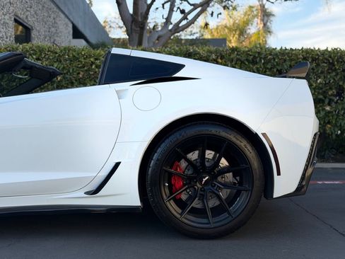 Used 2015 Chevrolet Corvette Z06 w/ Z07 Performance Package image 20
