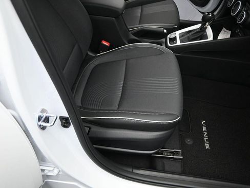 New 2025 Hyundai Venue Limited image 34