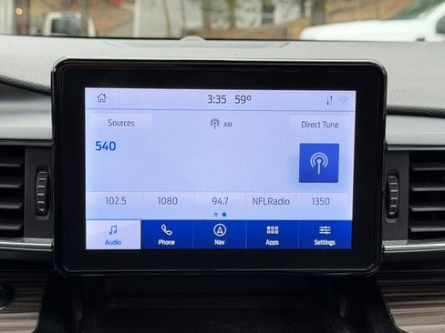 Used 2021 Ford Explorer Limited w/ Equipment Group 301A AWD/4WD image 13