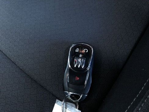 Used 2025 Buick Encore GX Preferred image 33