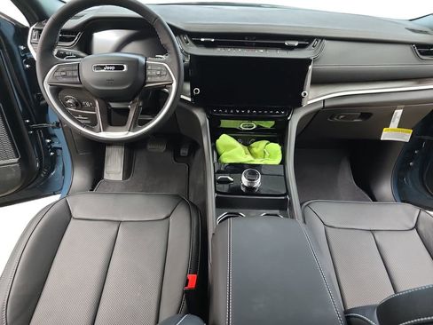 New 2026 Jeep Grand Cherokee L Limited AWD/4WD image 9