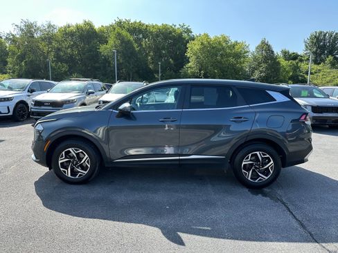 Used 2023 Kia Sportage LX AWD/4WD image 8